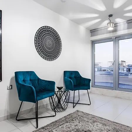 Gorgeous Retire With Breathtaking Acropolis View!